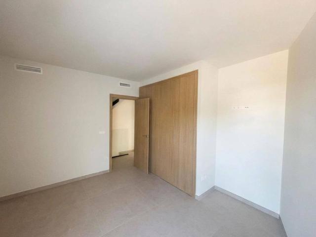 4 bedroom luxury Semidetached House for rent in Rocafort, Valencia