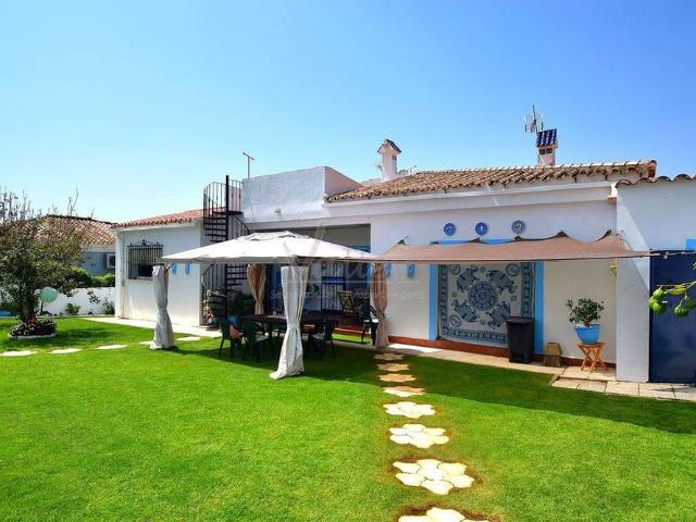 4 bedroom luxury Villa for rent in Torre Guadiaro, Andalusia