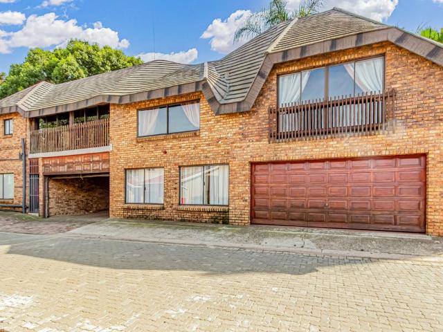 4 Bedroom maisonette to rent in Kungwini Country Estate, Bronkhorstspruit