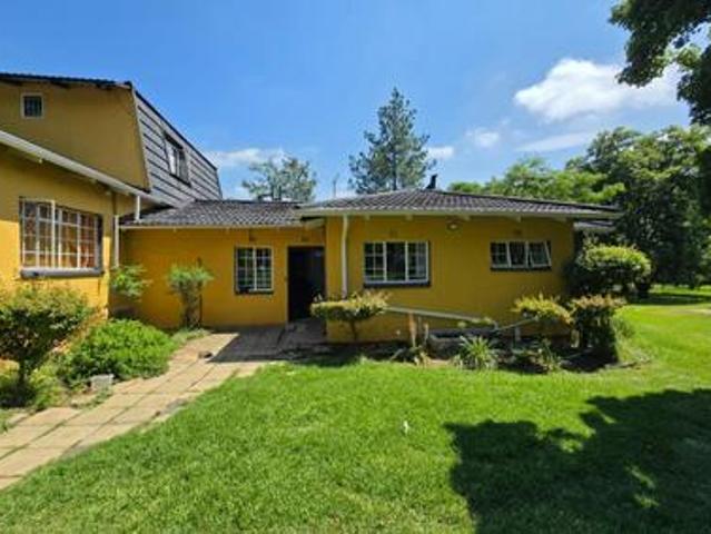 4 bedroom small holding on the marke.