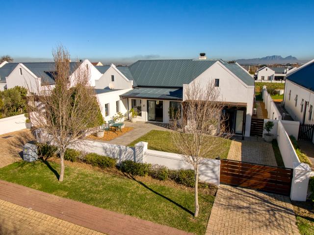 4 Bedroom Security Estate in Croydon Vineyard Estate