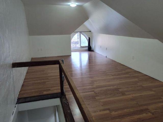 4 Bedroom Shared Living/roommate Hamilton ON 97420734