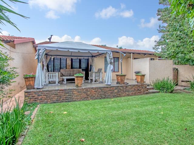 4 Bedroom Simplex To Let in Fourways