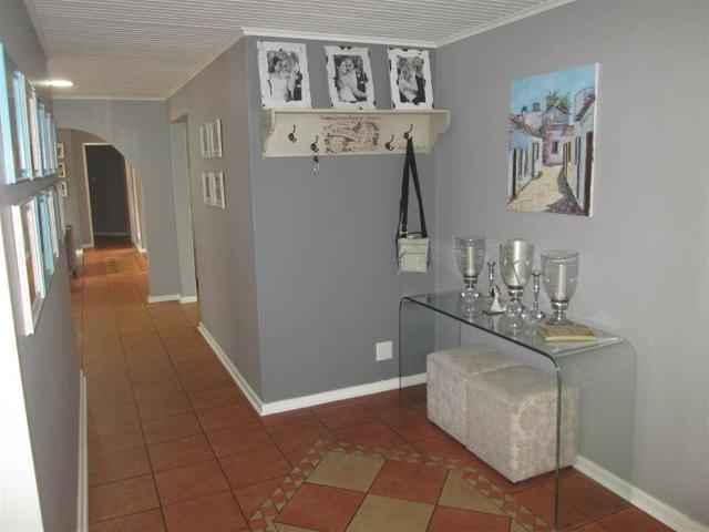 4 Bedroom Simplex in Vanderbijlpark SW