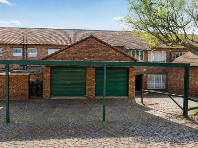 4 Bedroom Simplex in Wilro Park