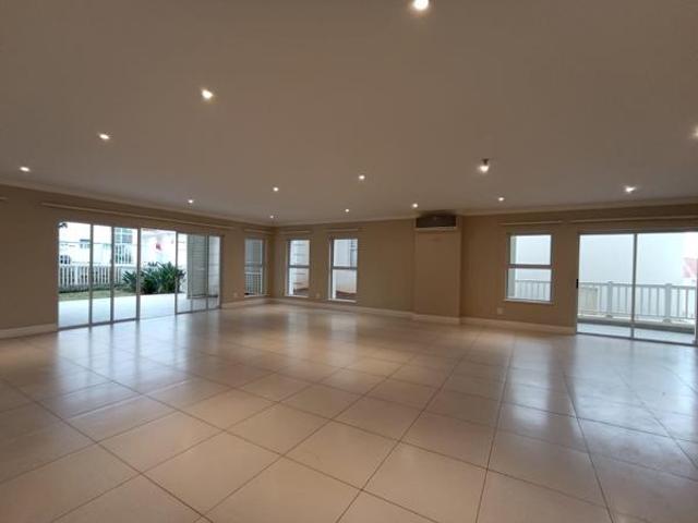 4 Bedroom Simplex in La Lucia