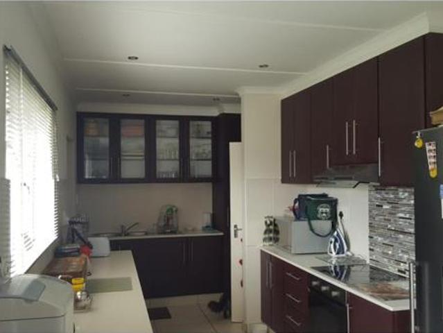 4 Bedroom Simplex in Lincoln Meade