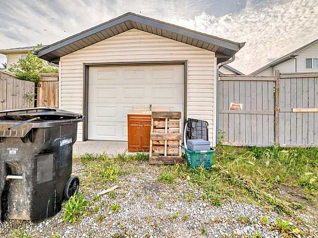 4 Bedroom Single House With Garage