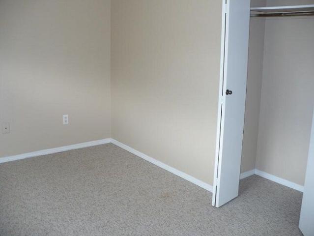 4 BEDROOM PET FRIENDLY HOME NEAR DOWNTOWN