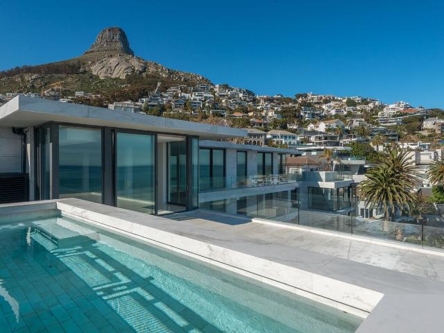 4 Bedroom Penthouse in Bantry Bay