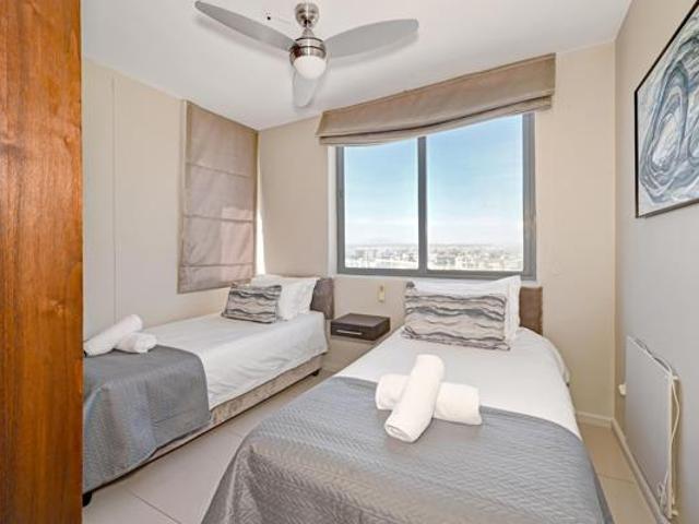 4 Bedroom Penthouse in Bloubergstrand