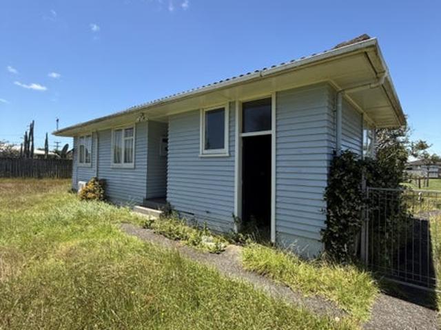 4 Bedroom Renovators Dream FOR REMOVAL