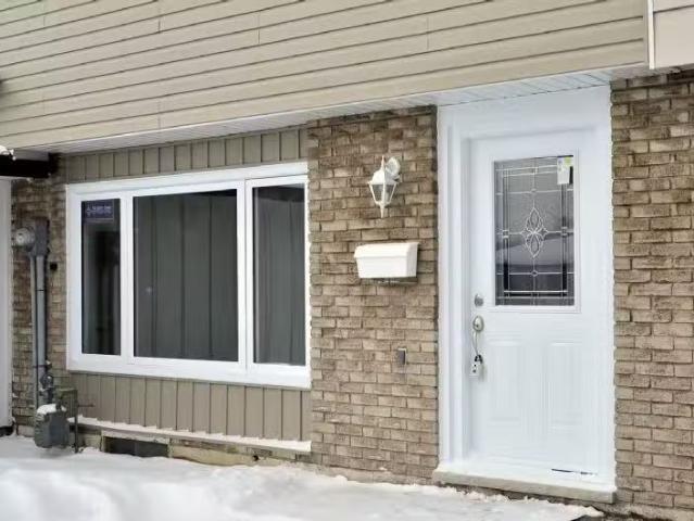 4 bedroom renovated townhouse