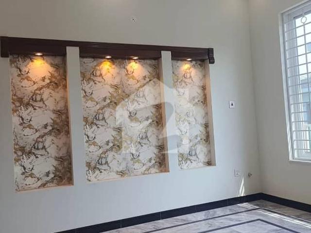 4 Bedroom With Atch Washroom 2 Kitchen 2 Tv Lounch I Car Parking Pani Electric City Available