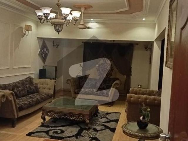 4 bedroom with attached washroom, drawing, dining, lounge, kitchen, tile flooring, 1 car parking, renovation required darakhshan villas