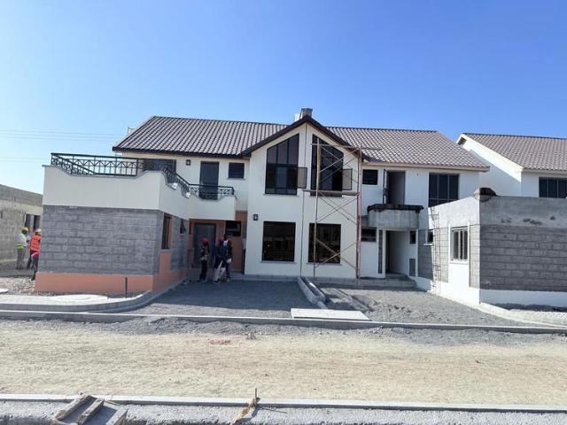 4 bedroom All Ensuite Townhouse plus Dsq for sale in kitengela