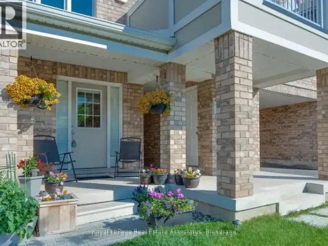 4 Bedroom Townhouse Milton ON 104142813