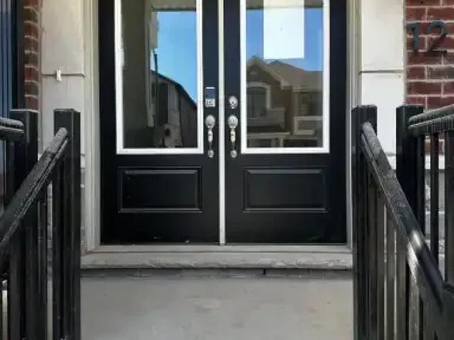 4 Bedroom Townhouse Milton ON LS100976948
