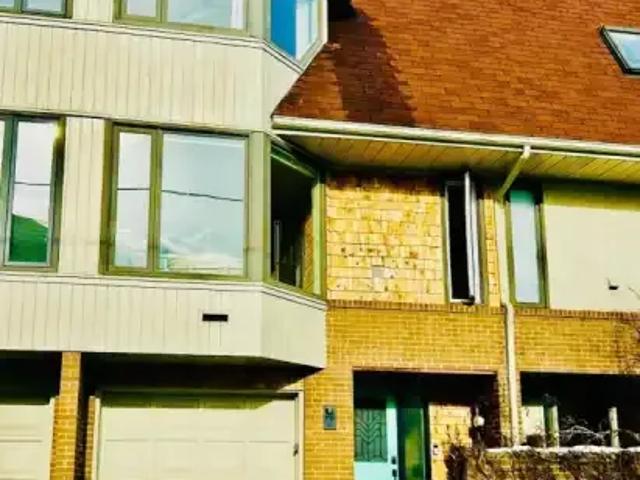 4 Bedroom Townhouse Oakville ON LS99506290