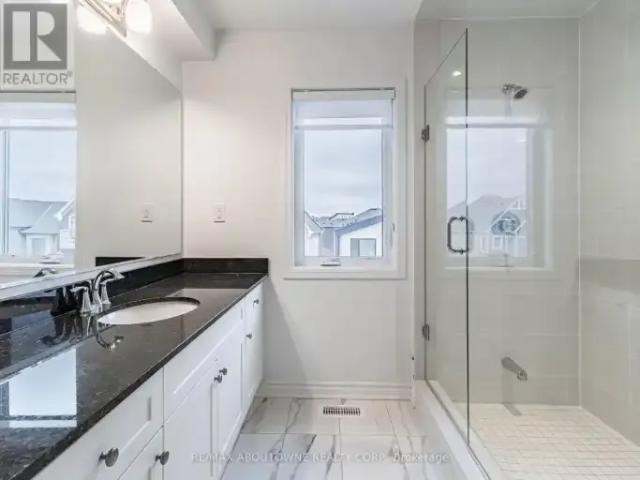 4 Bedroom Townhouse Oakville ON 103011981