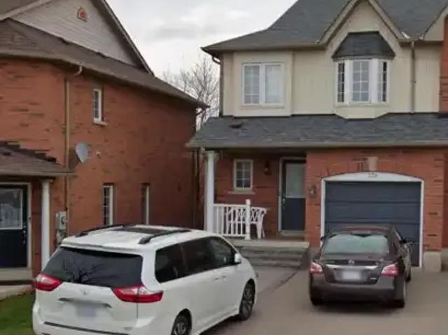 4 Bedroom Townhouse Oakville ON 103958797