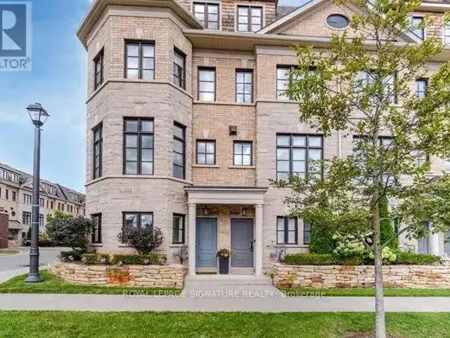 4 Bedroom Townhouse Oakville ON 104322357