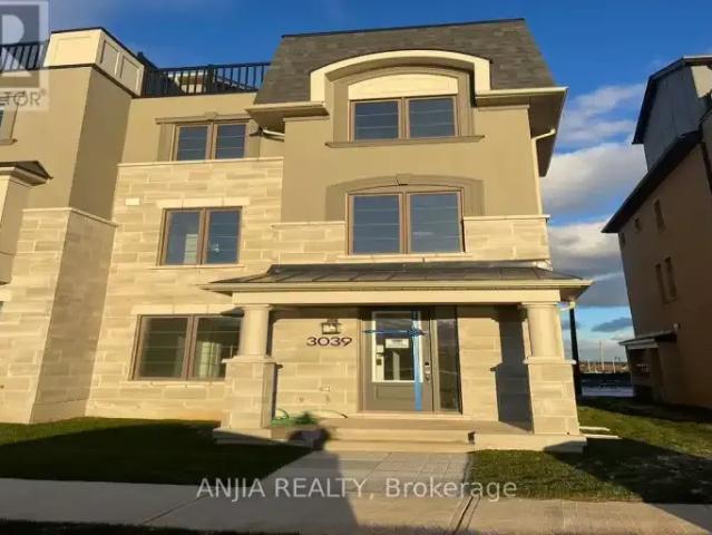 4 Bedroom Townhouse Oakville ON 105004822