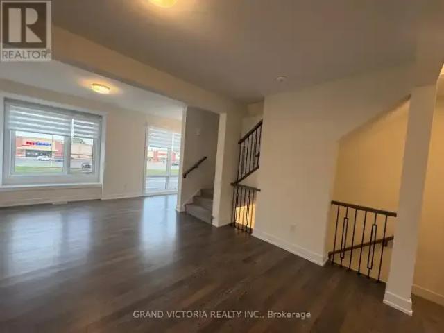 4 Bedroom Townhouse Burlington ON 102715429