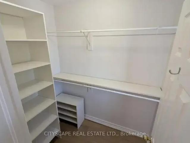 4 Bedroom Townhouse Burlington ON 102847353