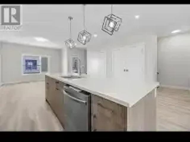 4 Bedroom Townhouse Calgary AB 104181236