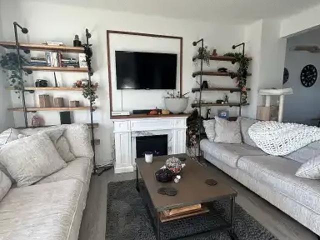 4 Bedroom Townhouse Calgary AB 104181772