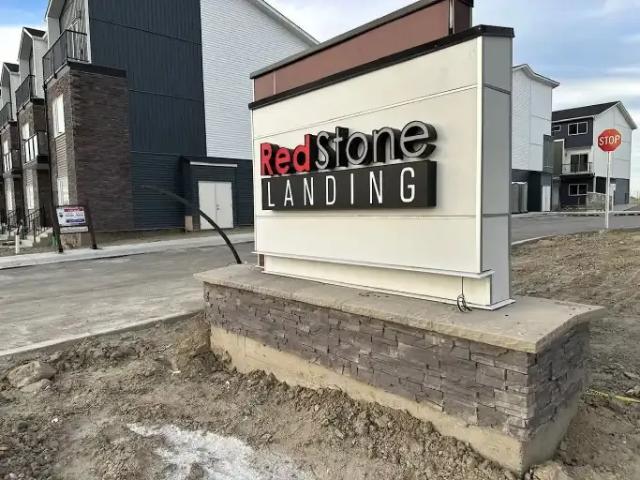 4 Bedroom Townhouse Calgary AB 104292091