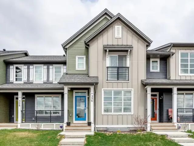 4 Bedroom Townhouse Calgary AB 104824744