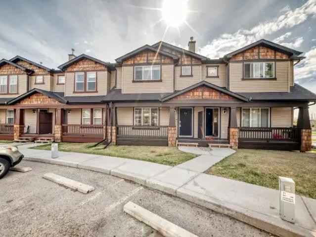 4 Bedroom Townhouse Calgary AB 103243639