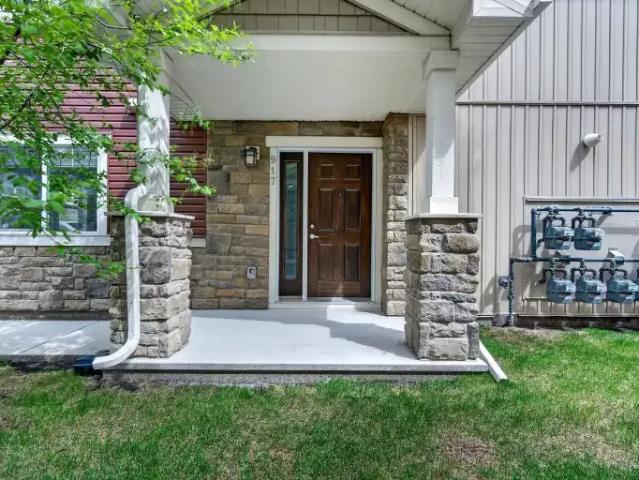 4 Bedroom Townhouse Calgary AB LS102468211