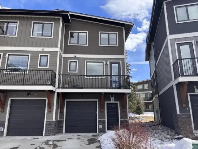 4 Bedroom Townhouse Canmore AB 104181770