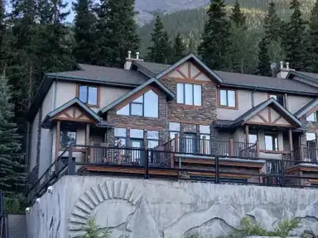 4 Bedroom Townhouse Canmore AB 102306668