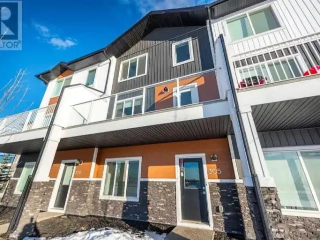 4 Bedroom Townhouse Chestermere AB 102018472