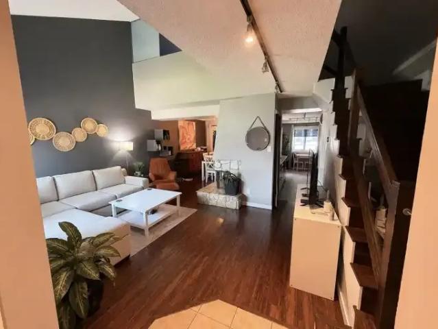 4 Bedroom Townhouse Edmonton AB 104182896