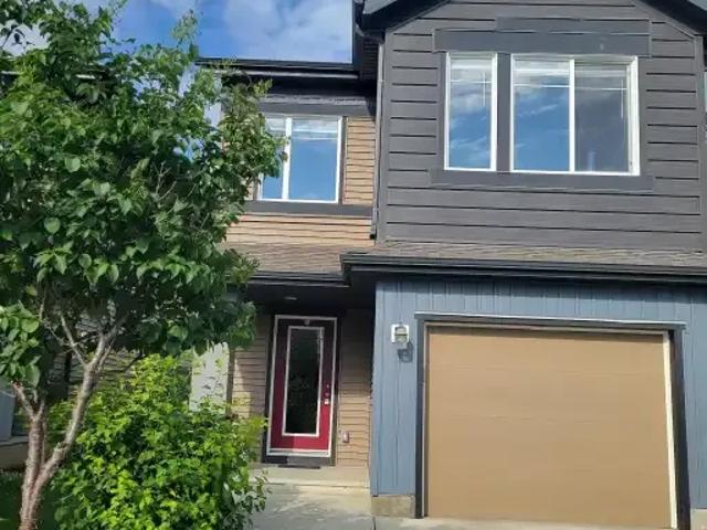 4 Bedroom Townhouse Edmonton AB 104506788