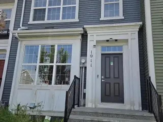 4 Bedroom Townhouse Edmonton AB 104711561