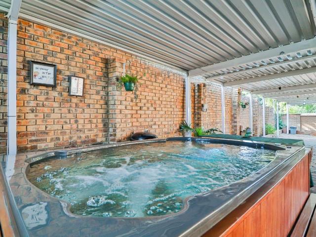 4 Bedroom Townhouse For Sale in Malvern