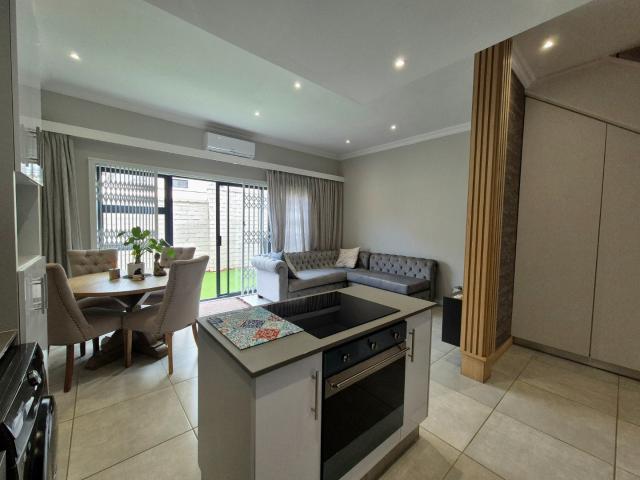 4 Bedroom Townhouse For Sale in Morningside