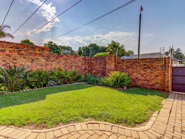 4 Bedroom Townhouse For Sale in Birch Acres