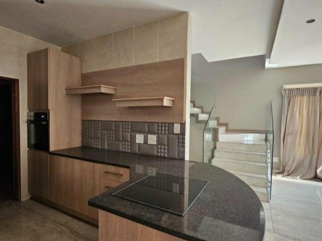 4 Bedroom Townhouse For Sale in Emfuleni Golf Estate