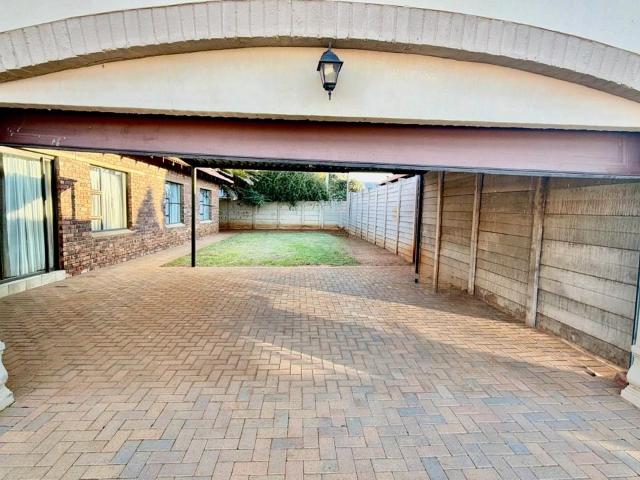 4 Bedroom Townhouse For Sale in Flamwood