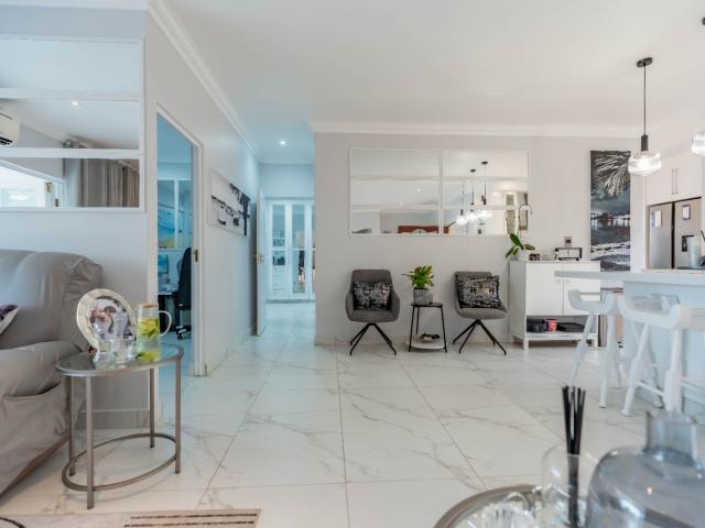 4 Bedroom Townhouse For Sale in Le Domaine