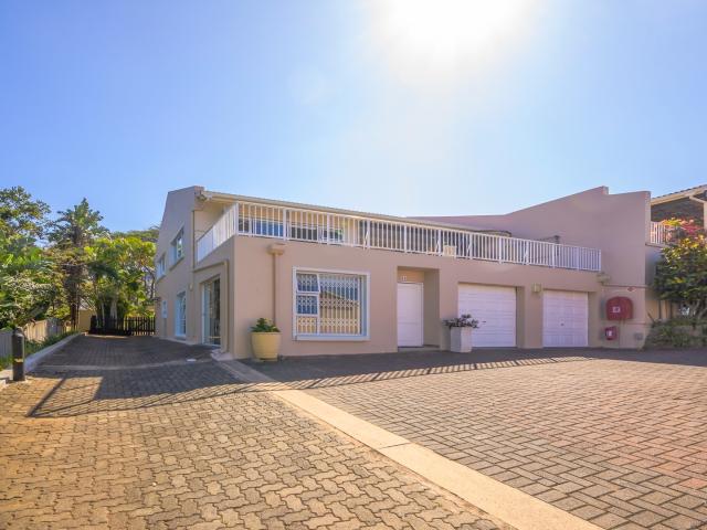 4 Bedroom Townhouse For Sale in Shakas Rock