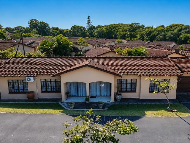 4 Bedroom Townhouse For Sale in Shelly Beach
