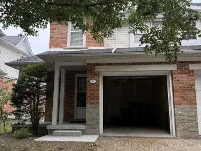 4 Bedroom Townhouse Guelph ON 105047767
